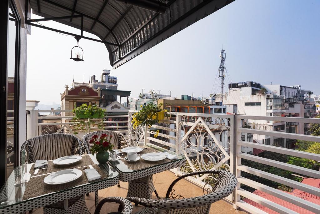 Maro Hotel