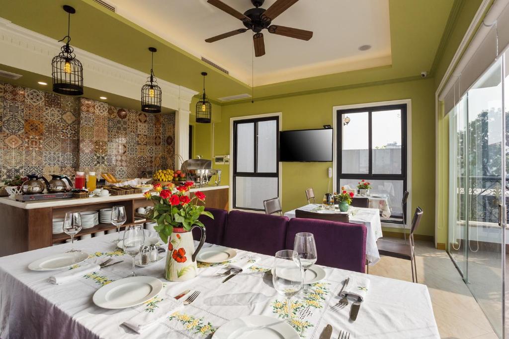 Maro Hotel