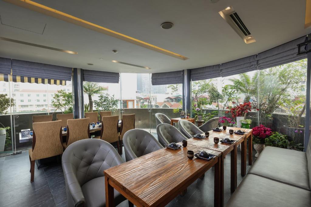 Halo Hanoi Hotel
