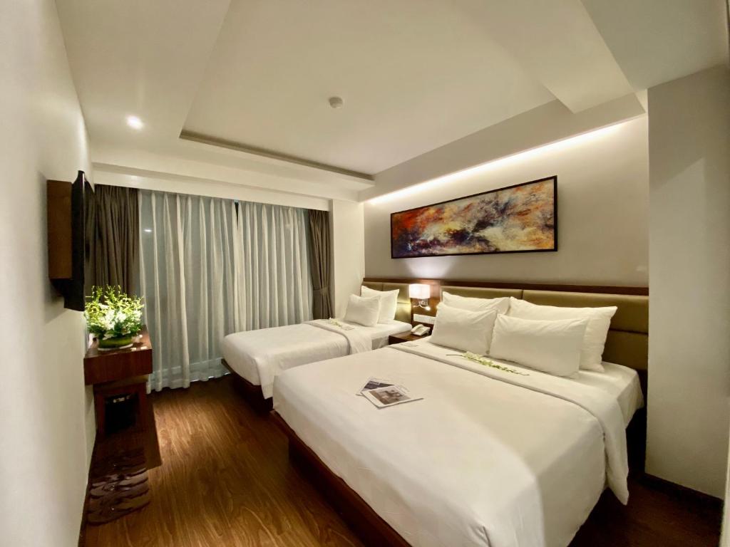 Uptown Hotel