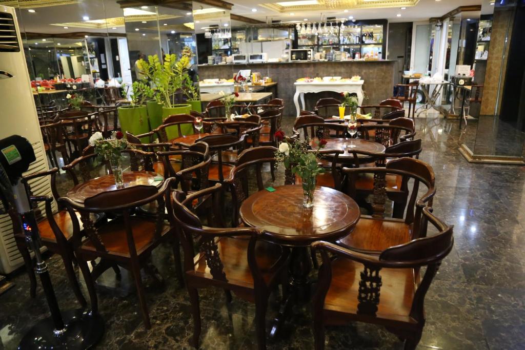 Happy Land Hotel