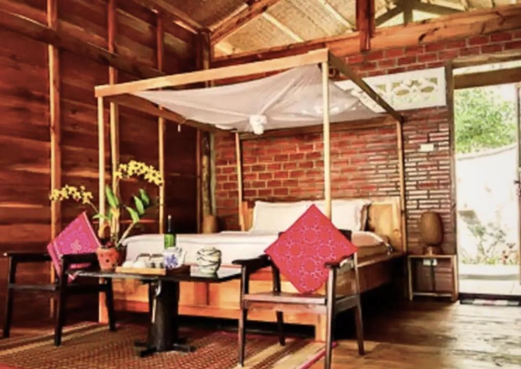 Bamboo Cottages
