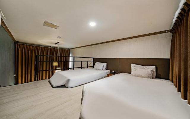 Hotel Hue Loft