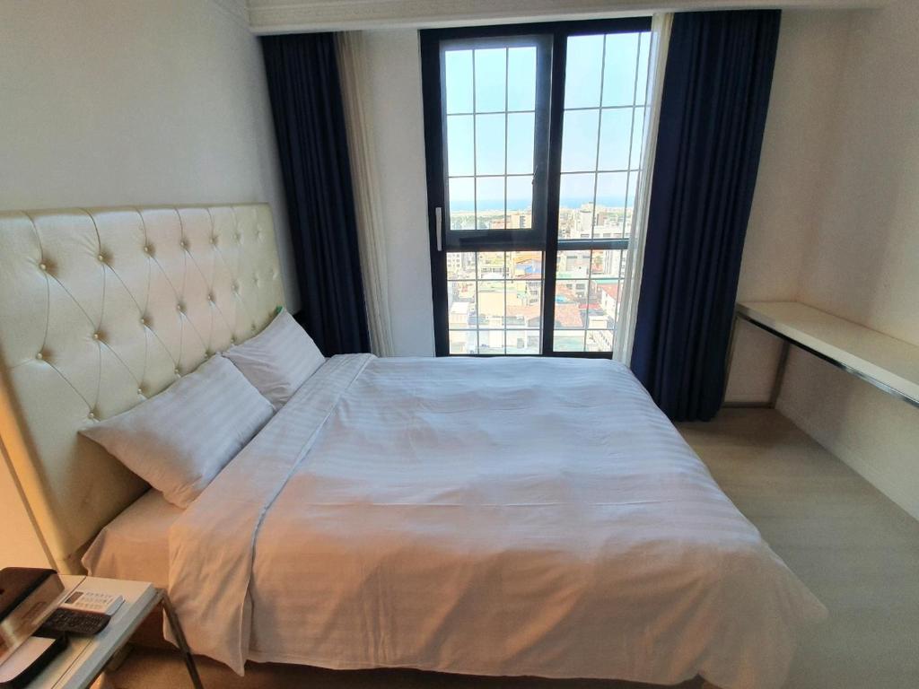 Urban Island Hotel