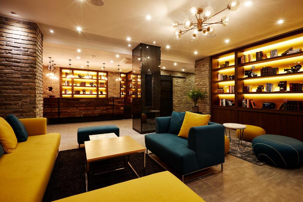 Urban Island Hotel
