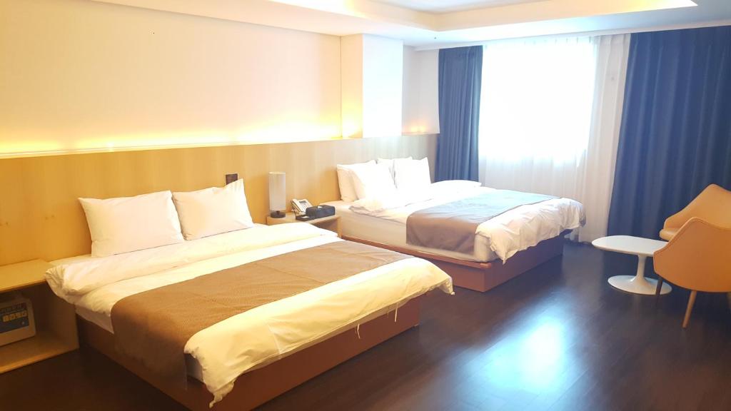 Roni Hotel