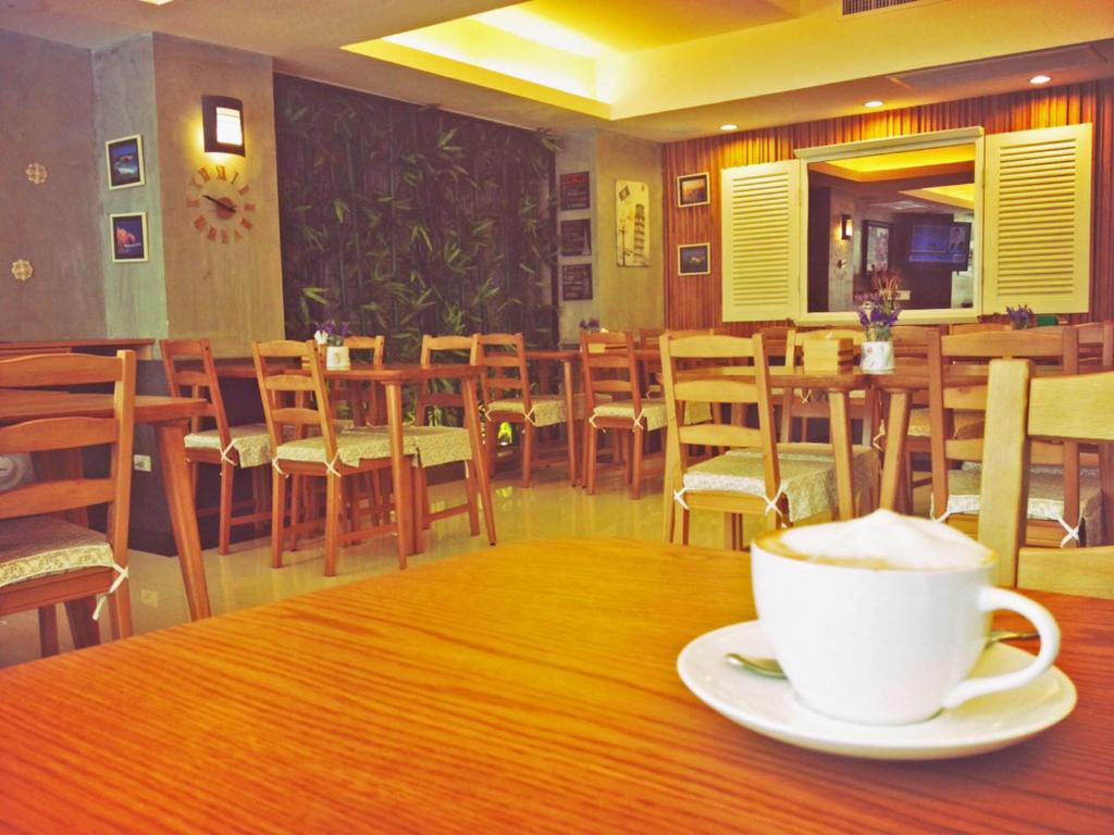 Cozy at 9 Hotel and Kitchen