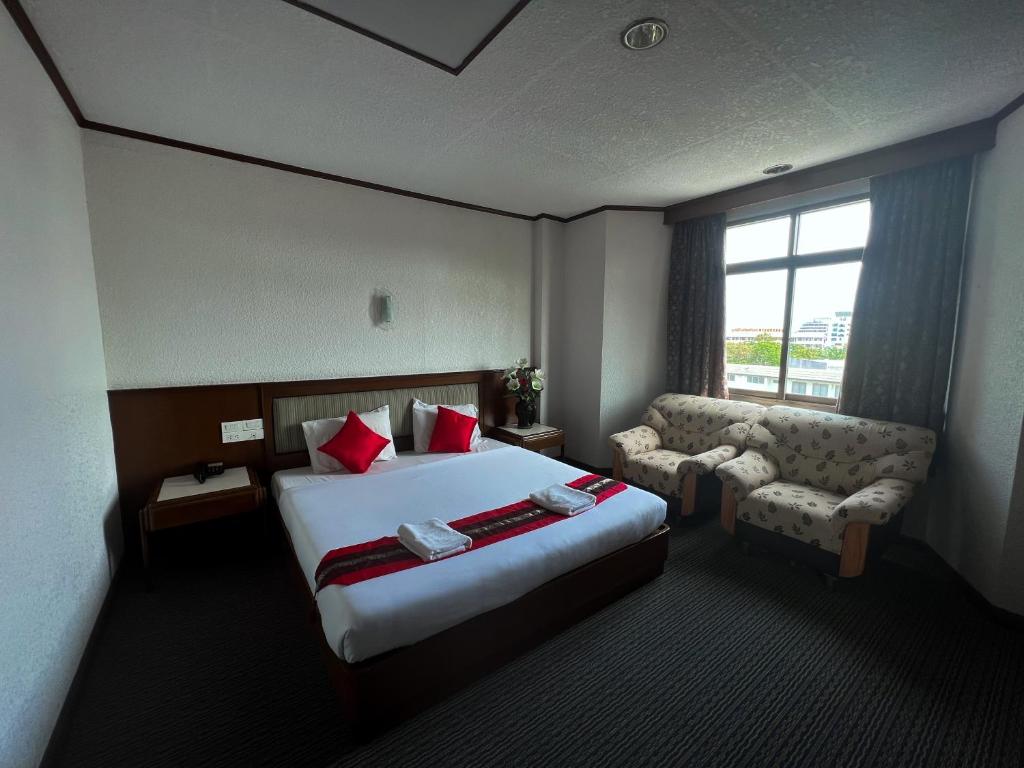 River Grand Hotel