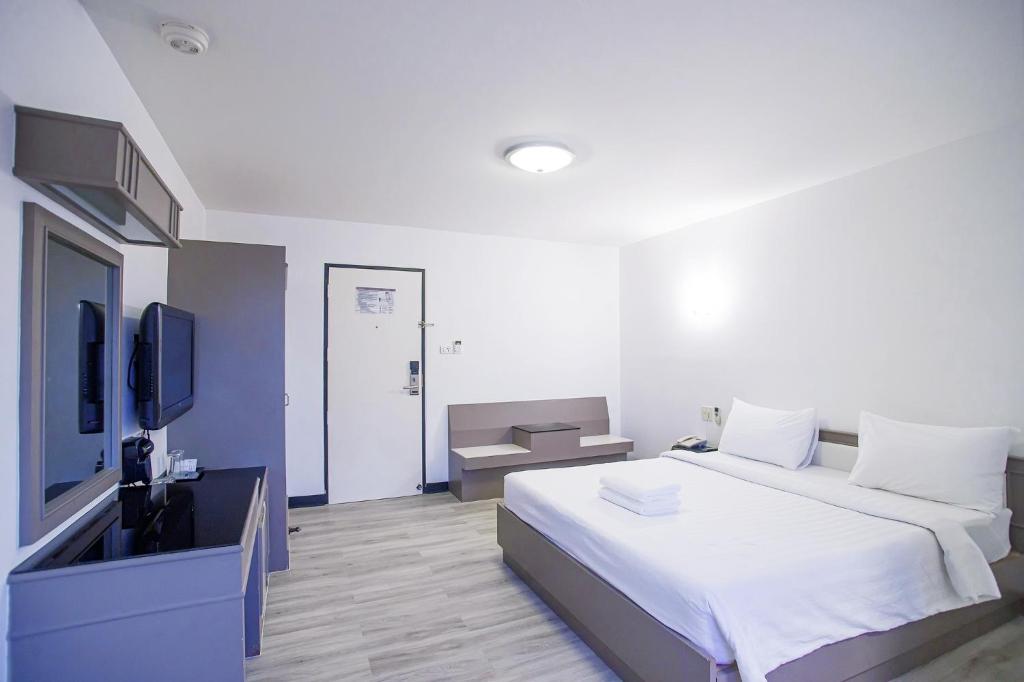 Hi Season Hotel