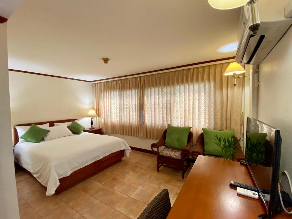 Surin Bay Inn