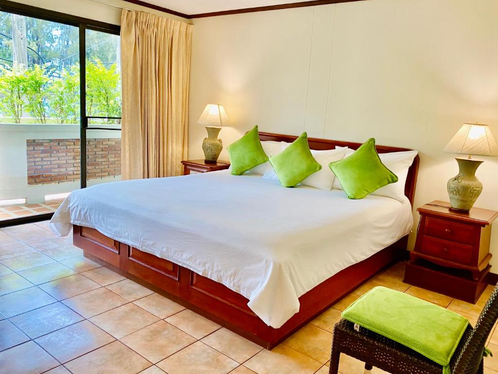 Surin Bay Inn