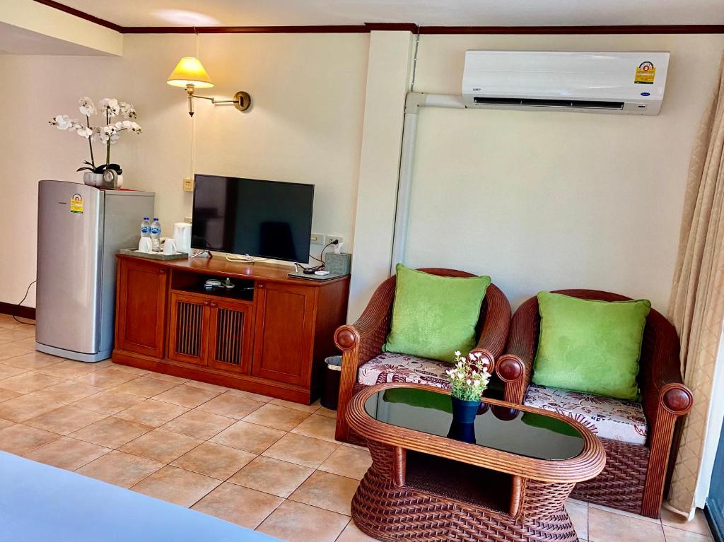 Surin Bay Inn