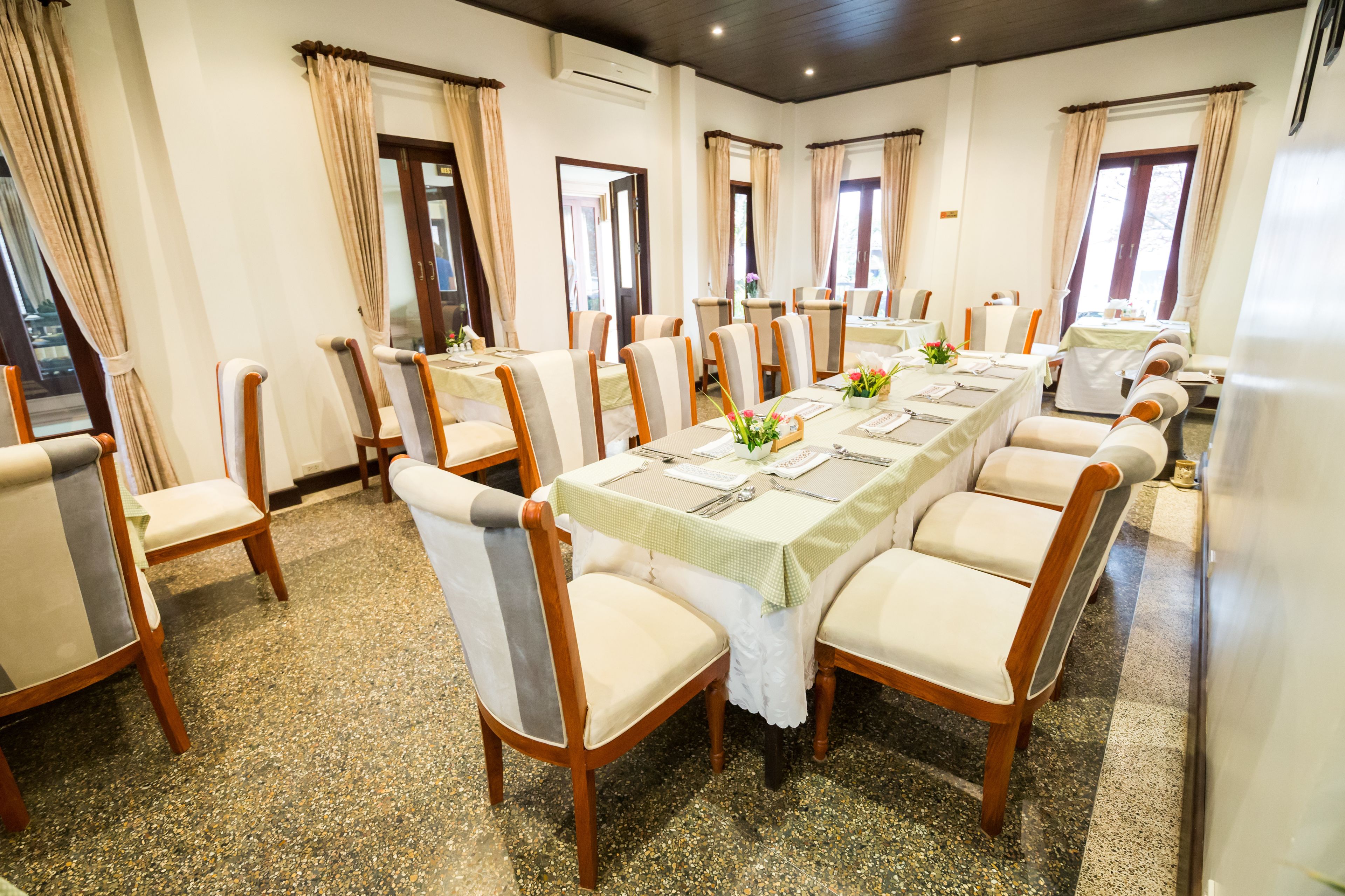 Ang Thong Hotel