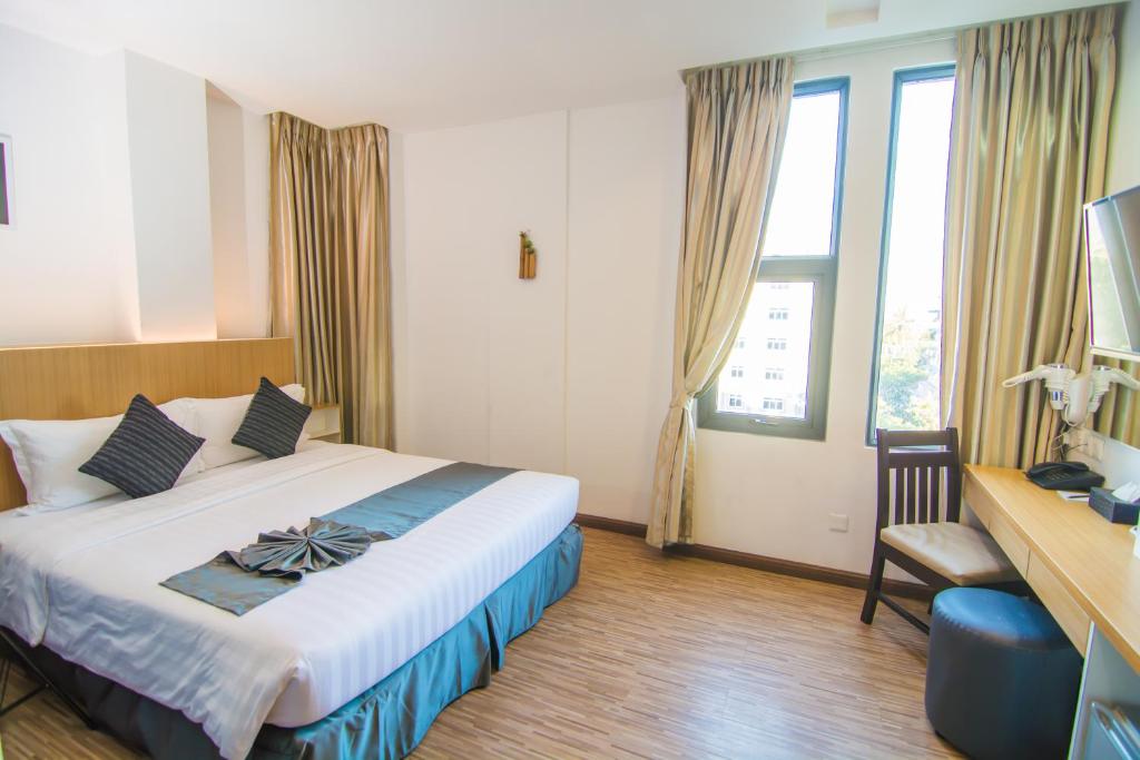 Botahtaung Hotel
