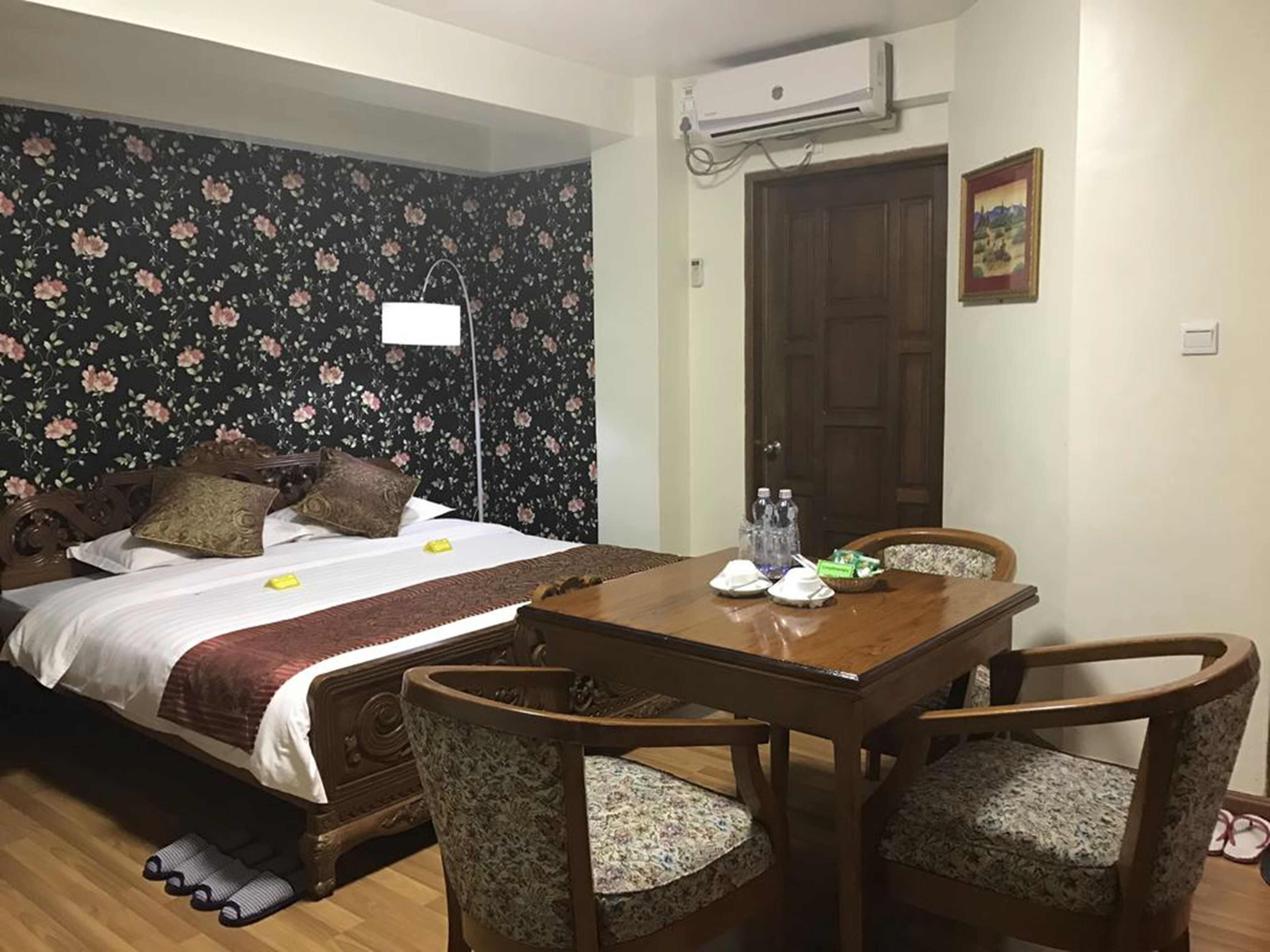 Crystal Palace Hotel