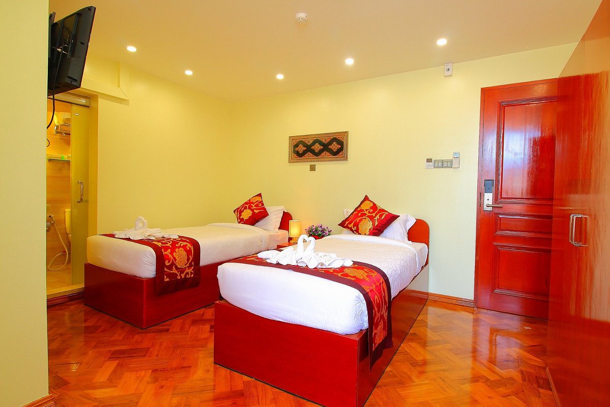 Diamonds Inn