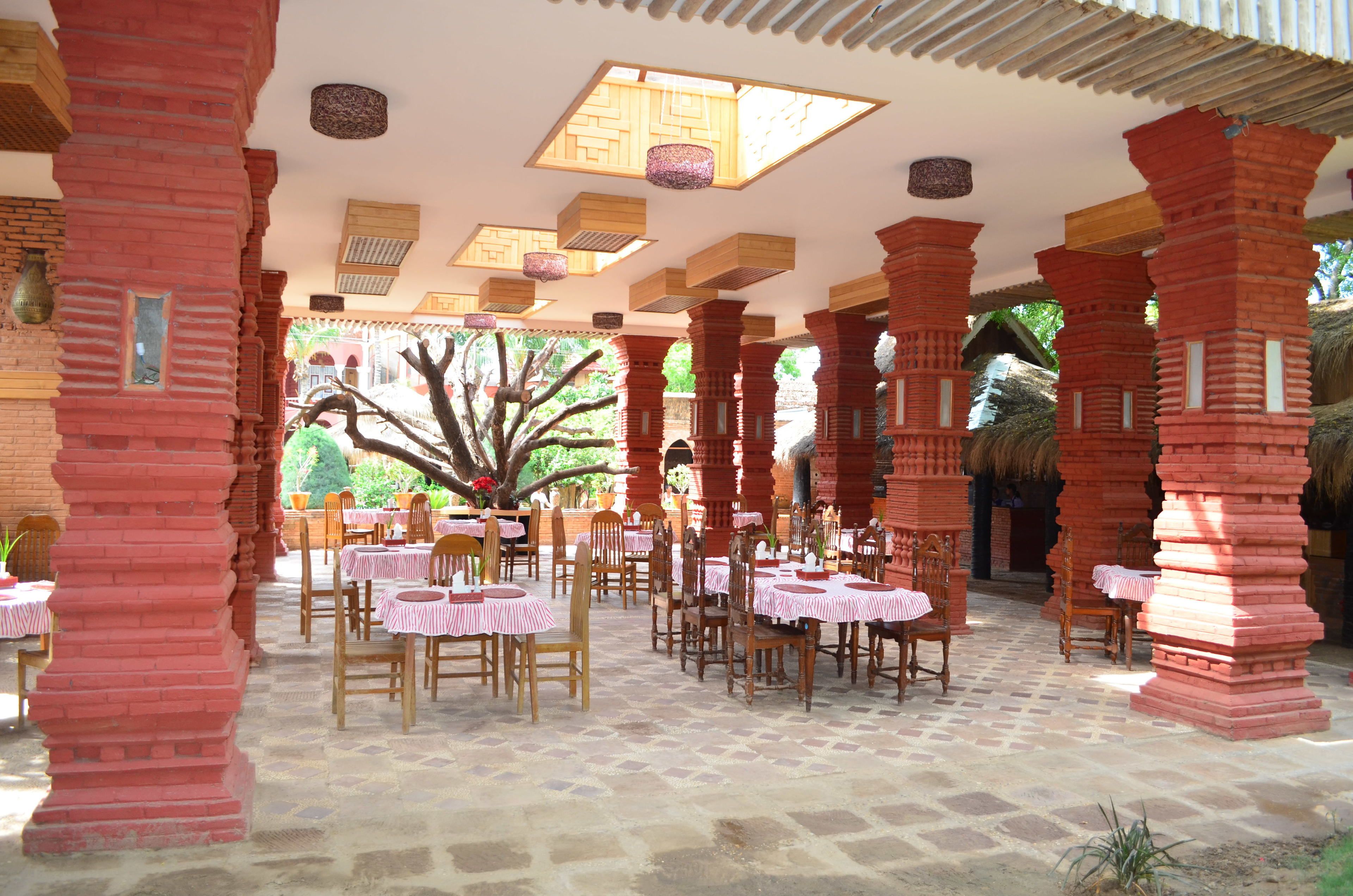 Kaday Aung Hotel