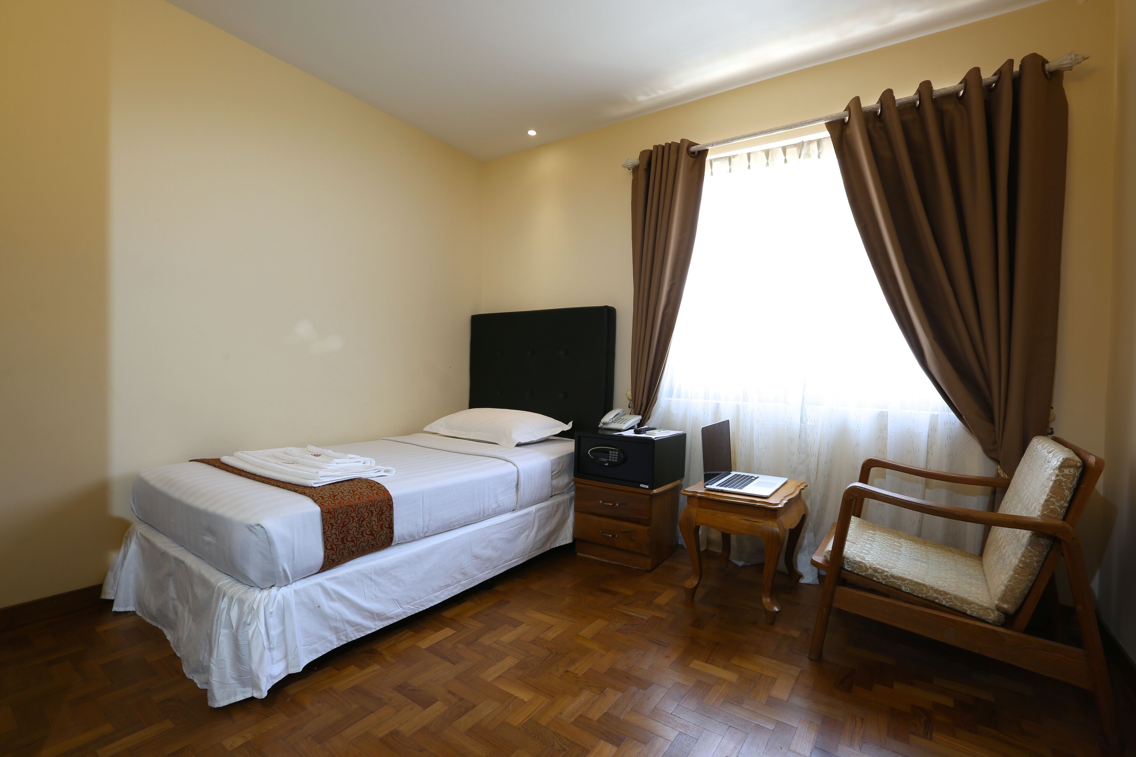Queen's Park Hotel