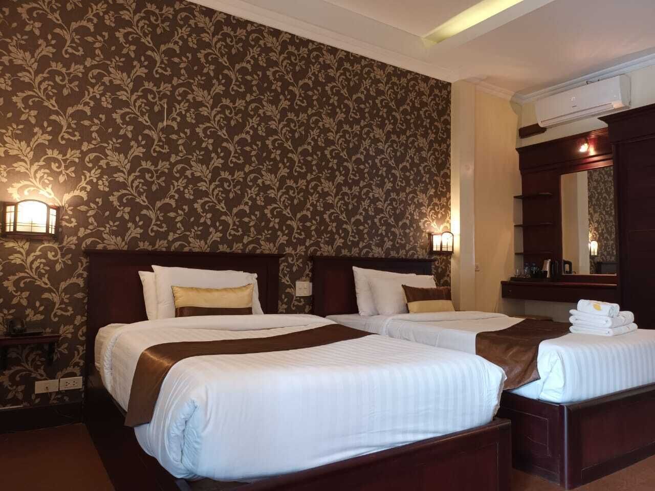 Seasons Riverside Hotel