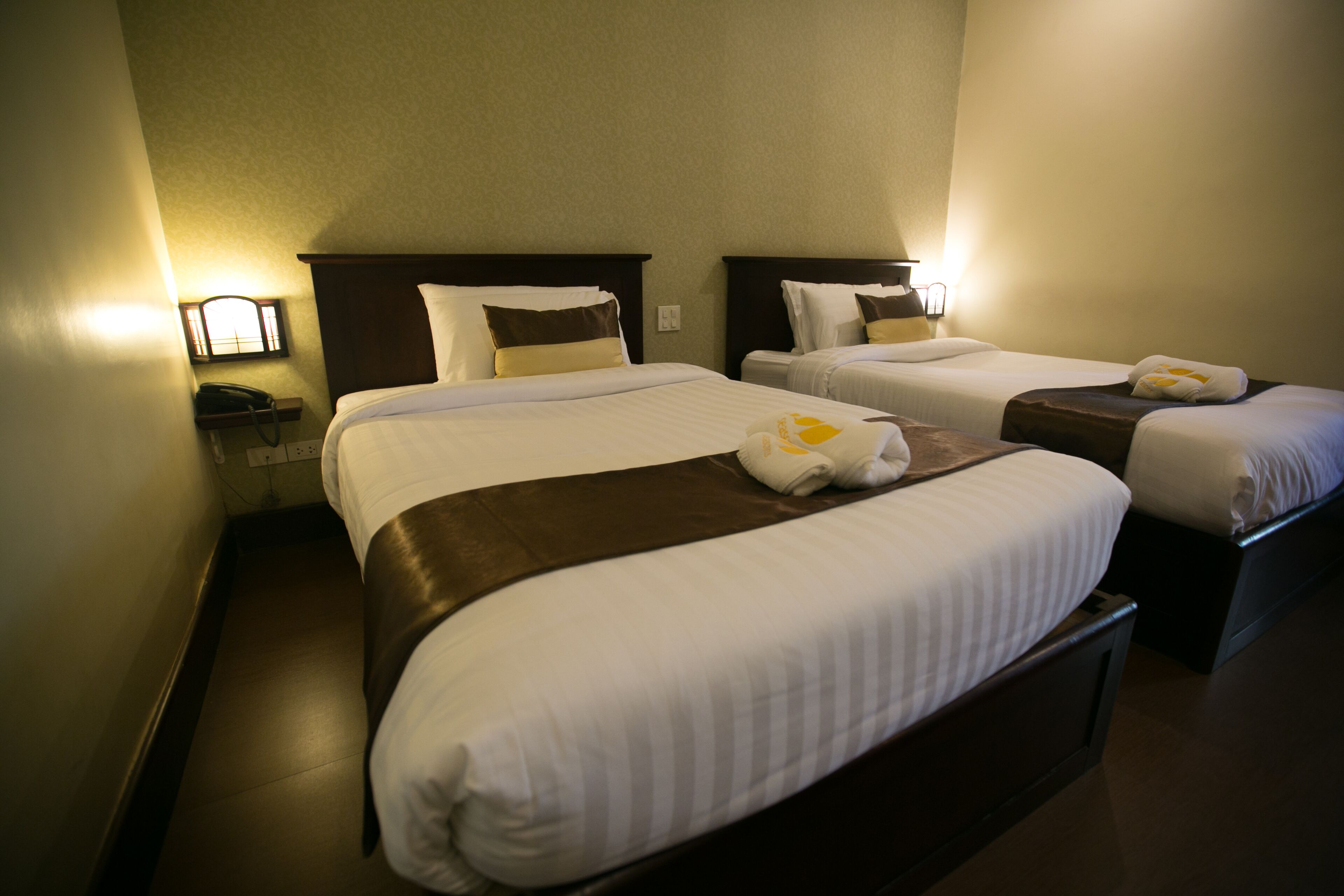 Seasons Riverside Hotel