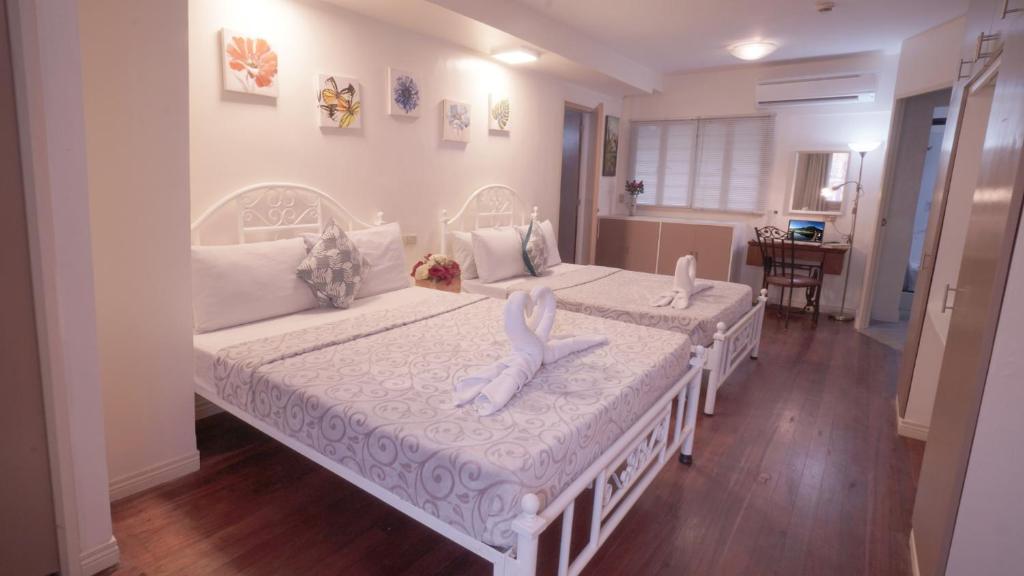 1775 Adriatico Suites