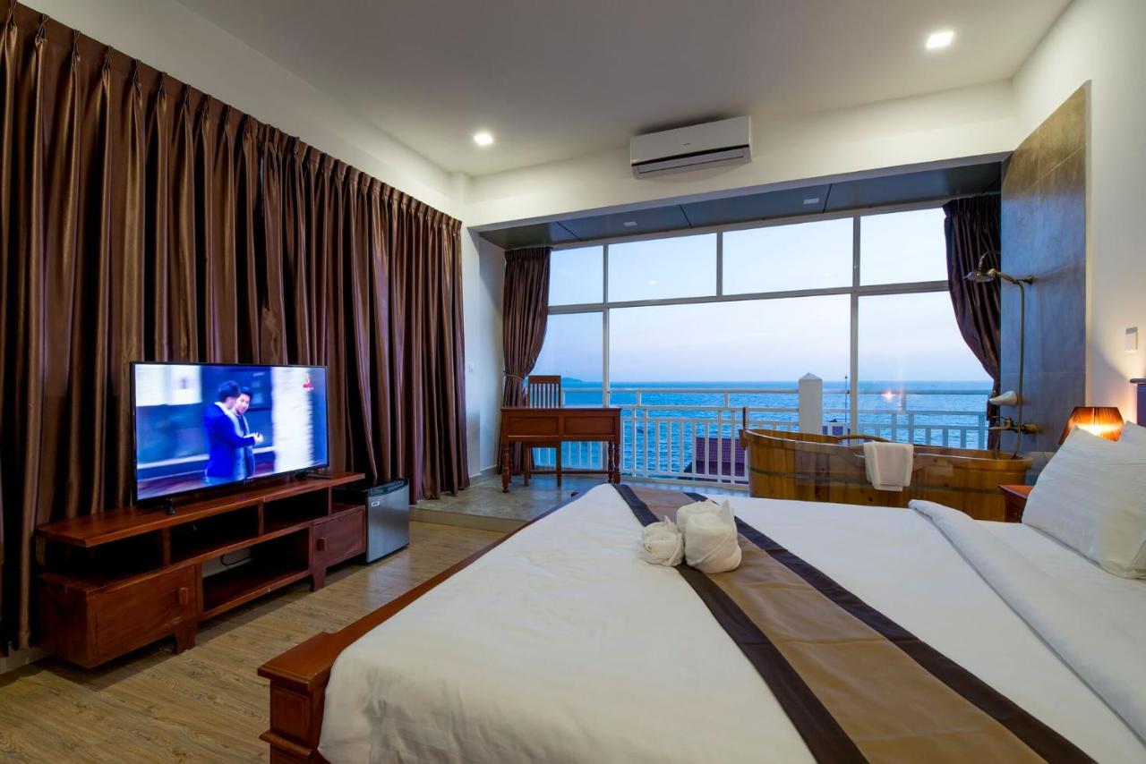 Aristocrat Residence & Hotel