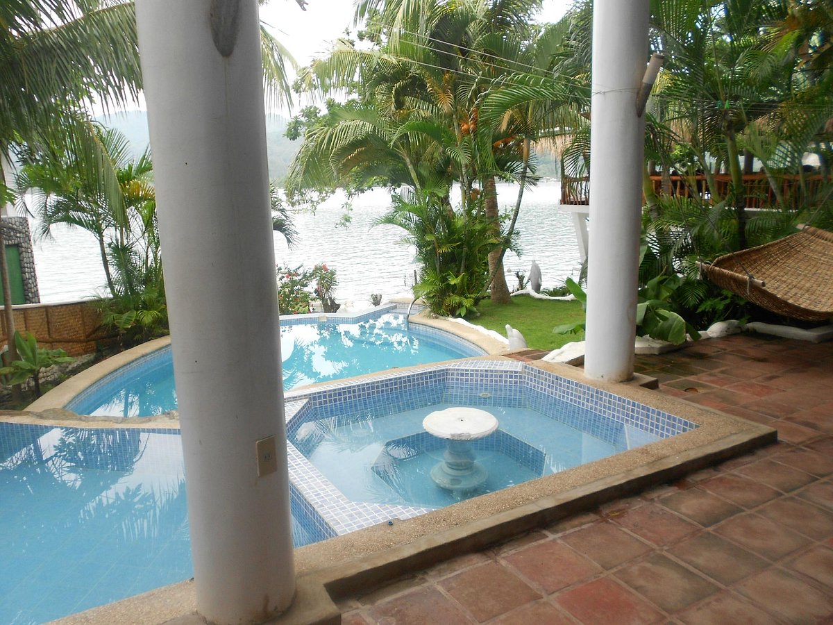 Dolphinbay Beachfront Resort