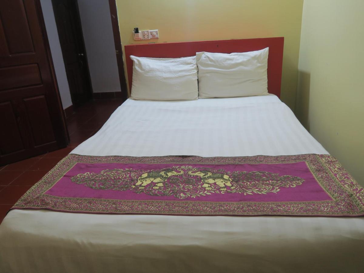 River Dolphin Hotel