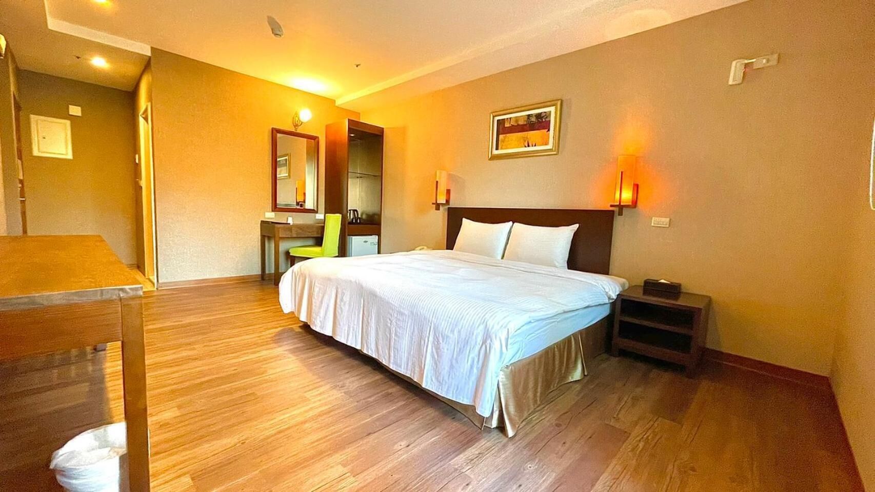 9 Hotel