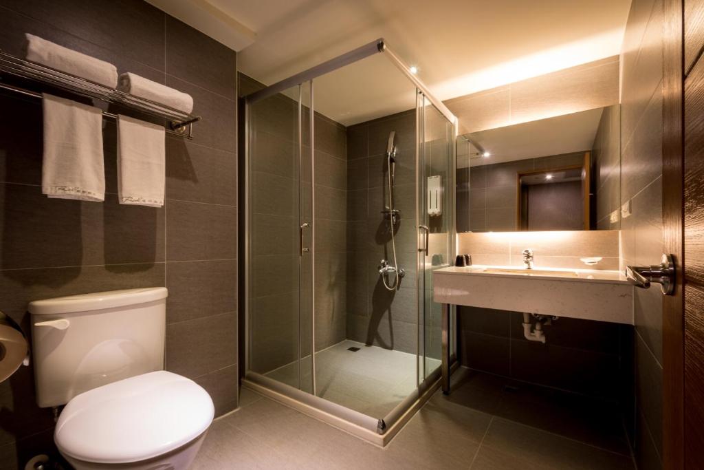 Chateau-Rich Hotel