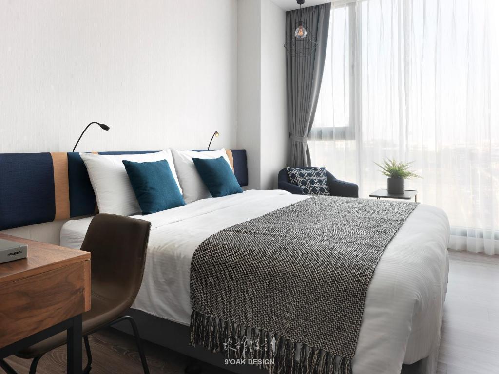 Explore Hotel