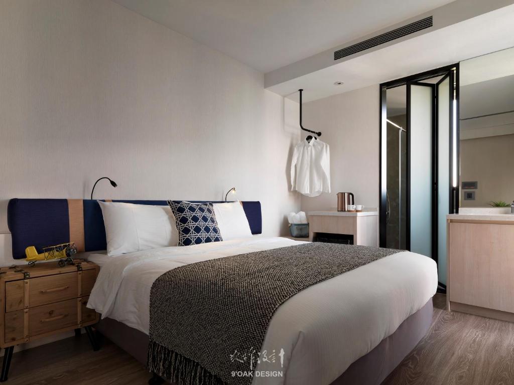 Explore Hotel
