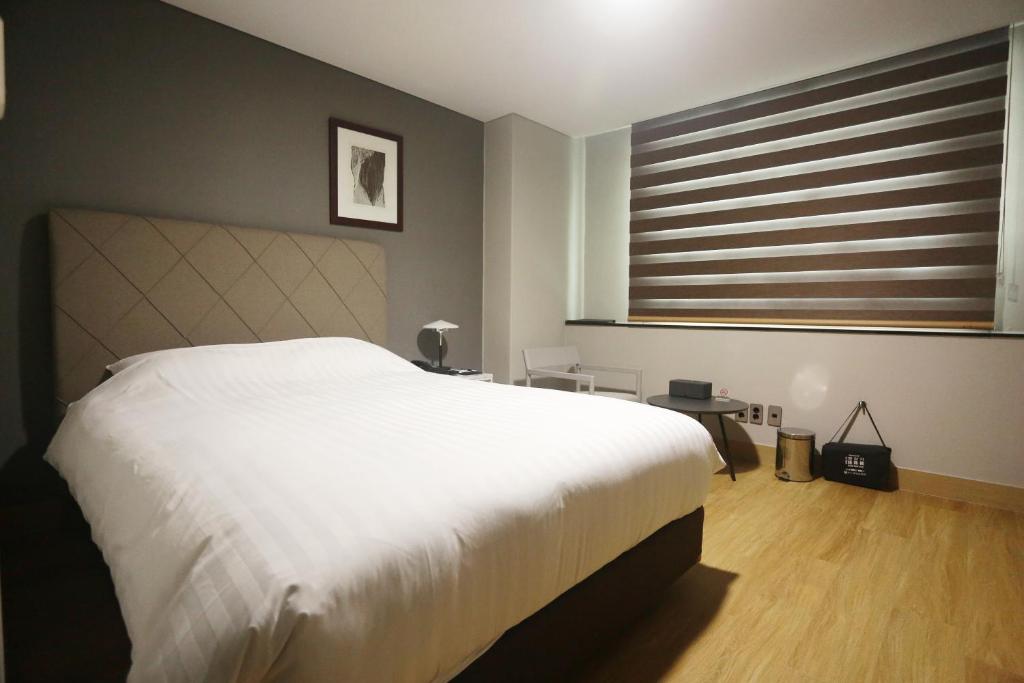 Gumi Century Hotel