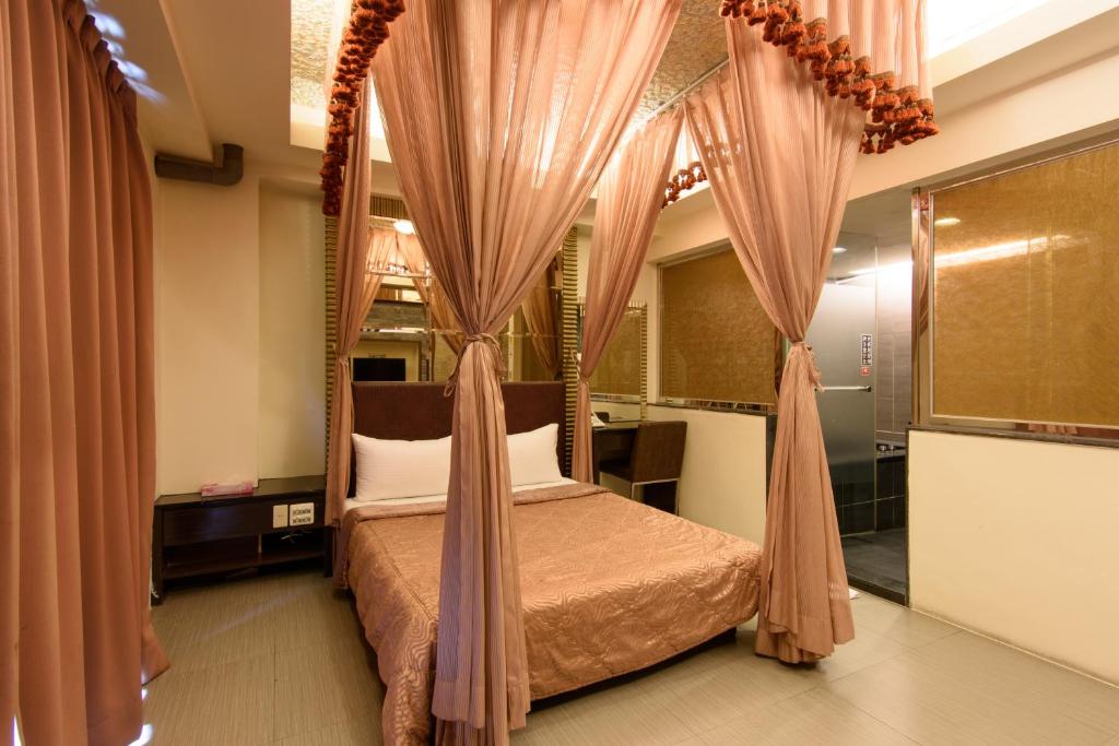 Harbor Elite Hotel