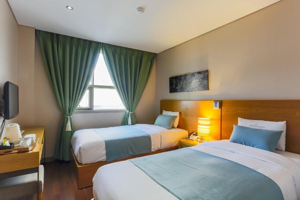 La Mer Hotel