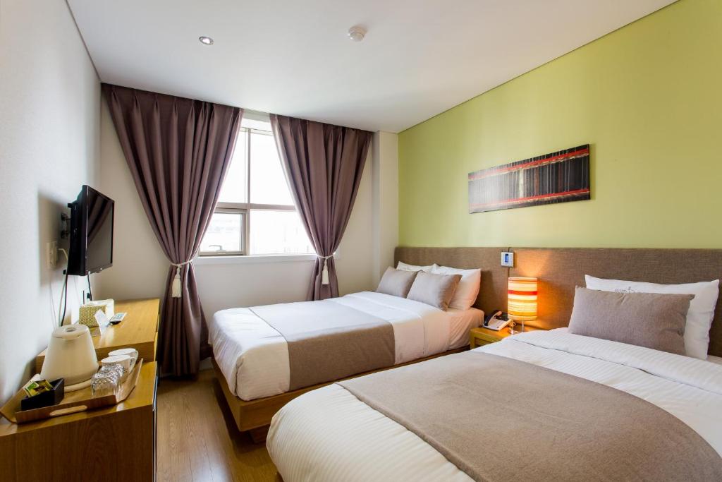 La Mer Hotel