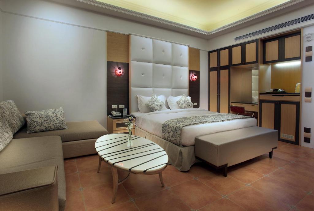 LanHai Inn