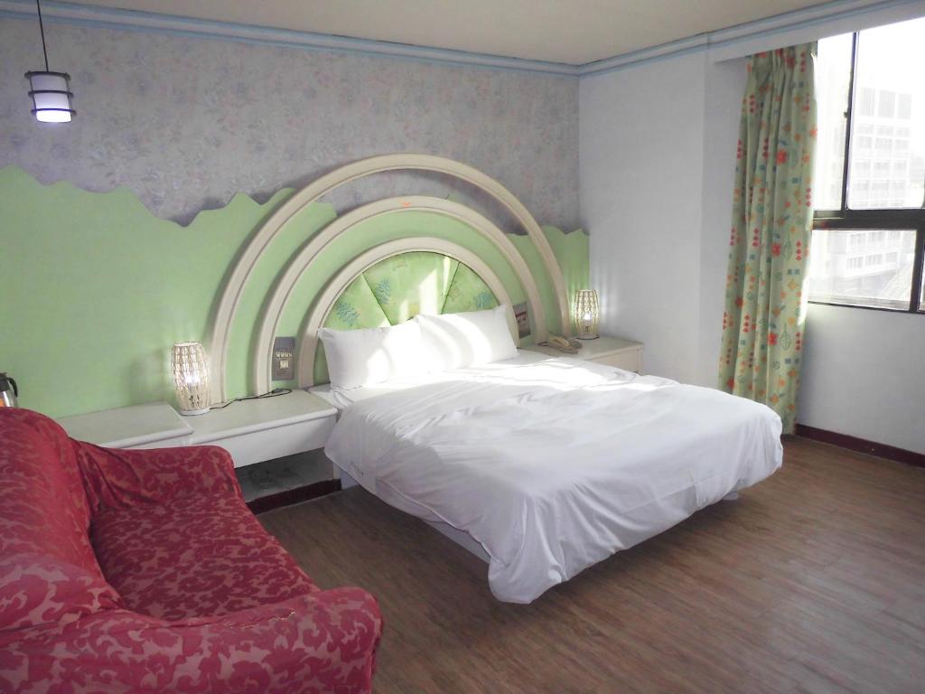 Modern Plaza Hotel