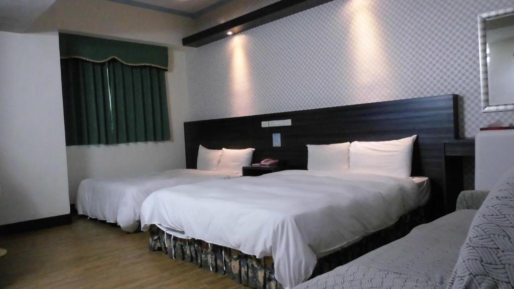 Modern Plaza Hotel