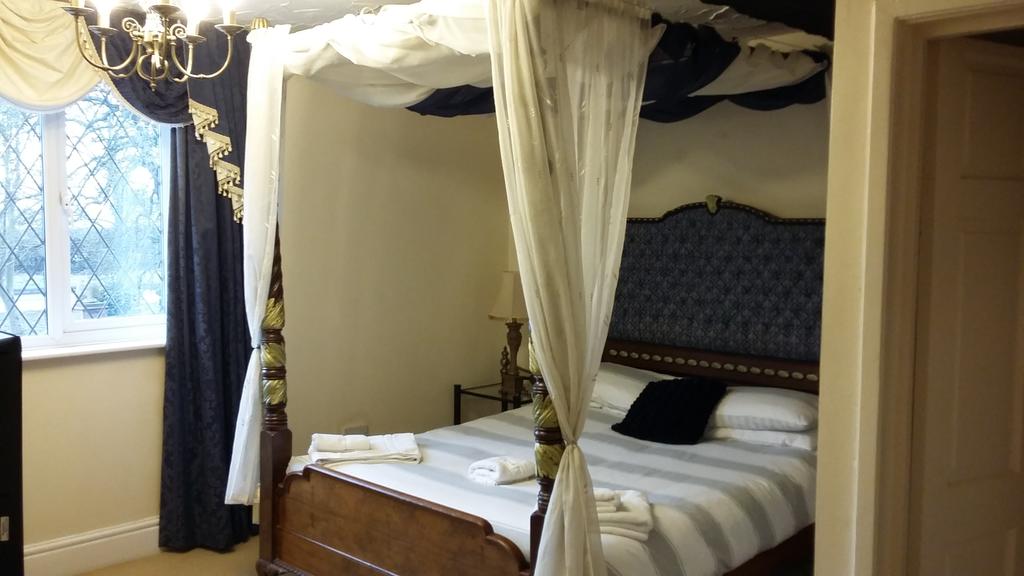 Featherstone Farm Hotel