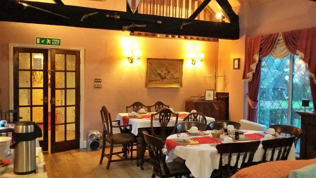 Featherstone Farm Hotel