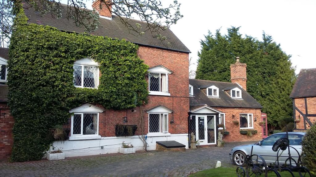 Featherstone Farm Hotel