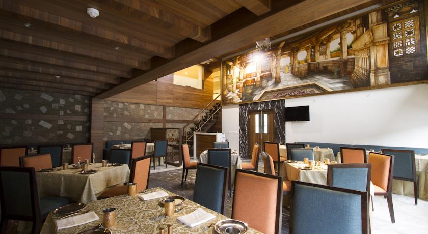 Leisure Inn Grand Chanakya