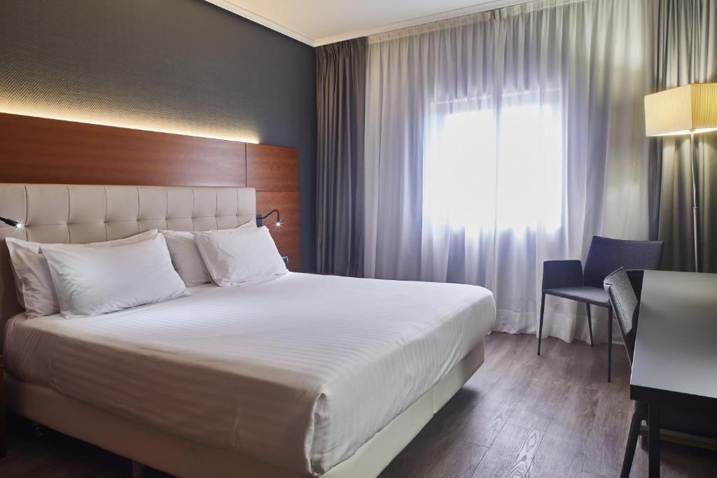 Hotel Silken Amara Plaza