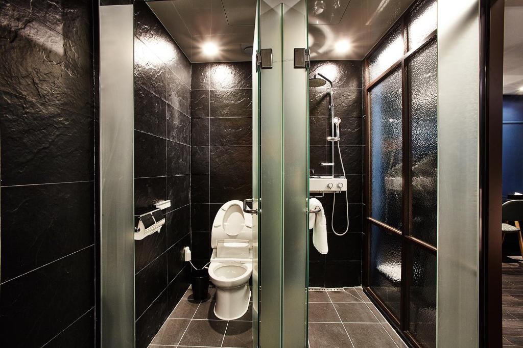 Hotel Wanted