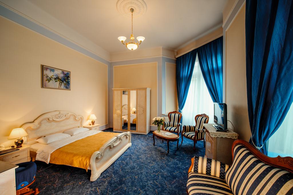 George Hotel