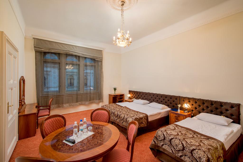George Hotel