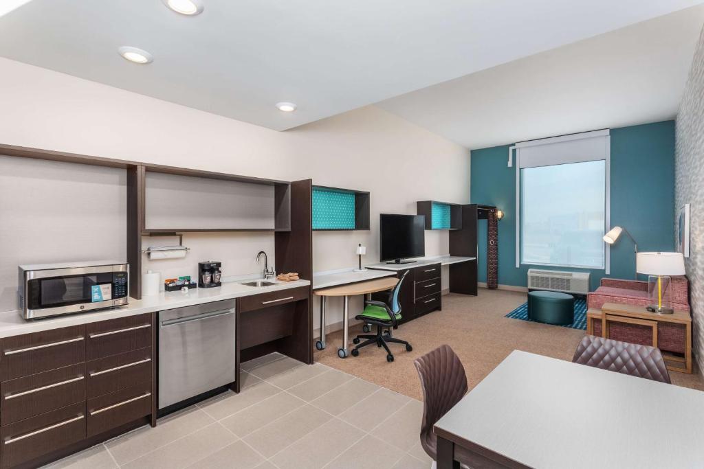 Home2 Suites Cedar Rapids Westdale, IA