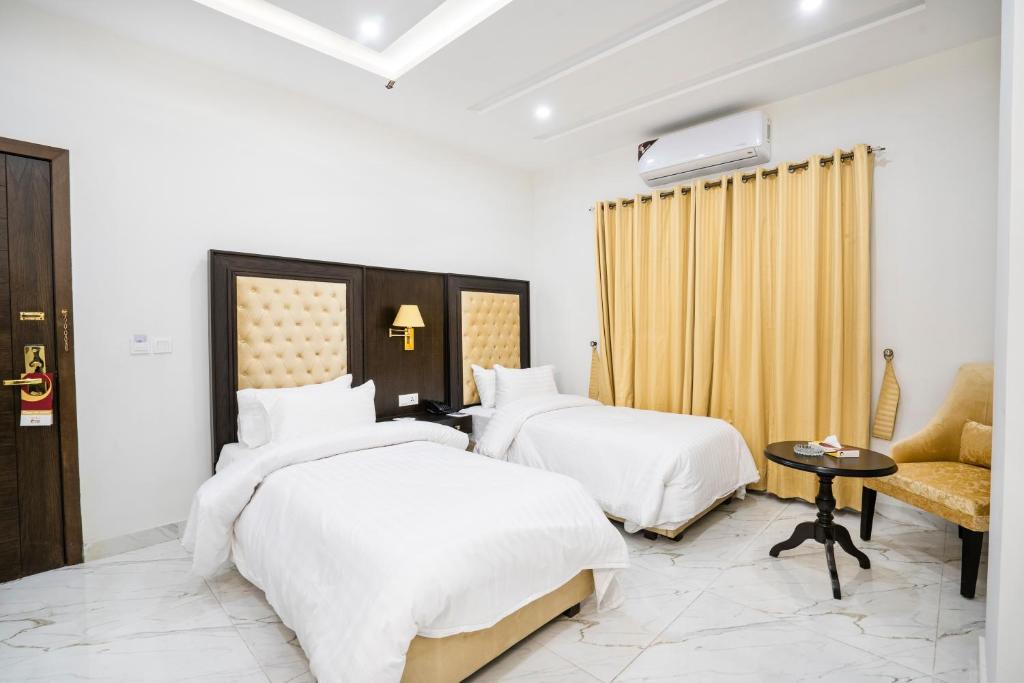 Hotel One MM Alam Road Lahore