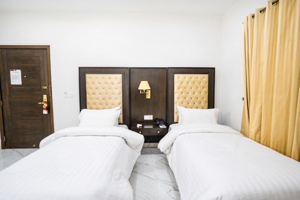 Hotel One MM Alam Road Lahore